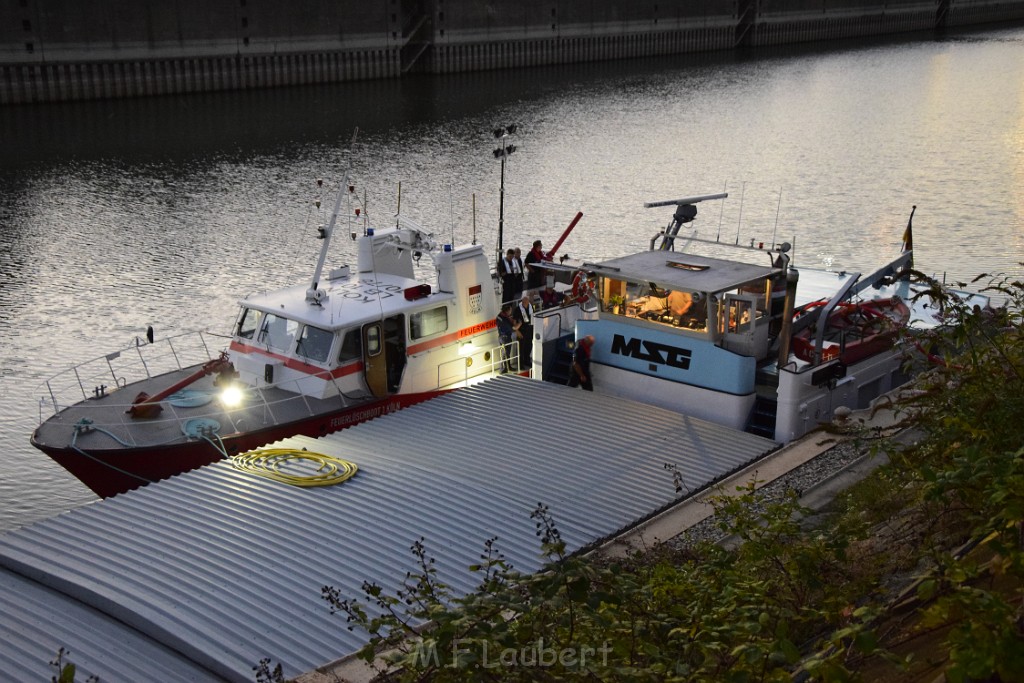 Havarie Wassereinbruch Motorraum beim Schiff Koeln Niehl Niehler Hafen P257.JPG - Miklos Laubert